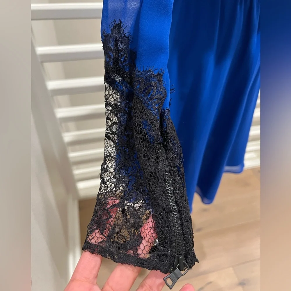 Alice + Olivia Dany Lace Shoulder Pleat Front Dress in Cobalt, XS - Picture 4 of 6